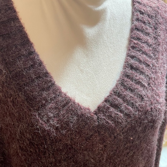 ❤️🧶Abound cozy V Neck Sweater | Women’s | medium - Picture 3 of 9